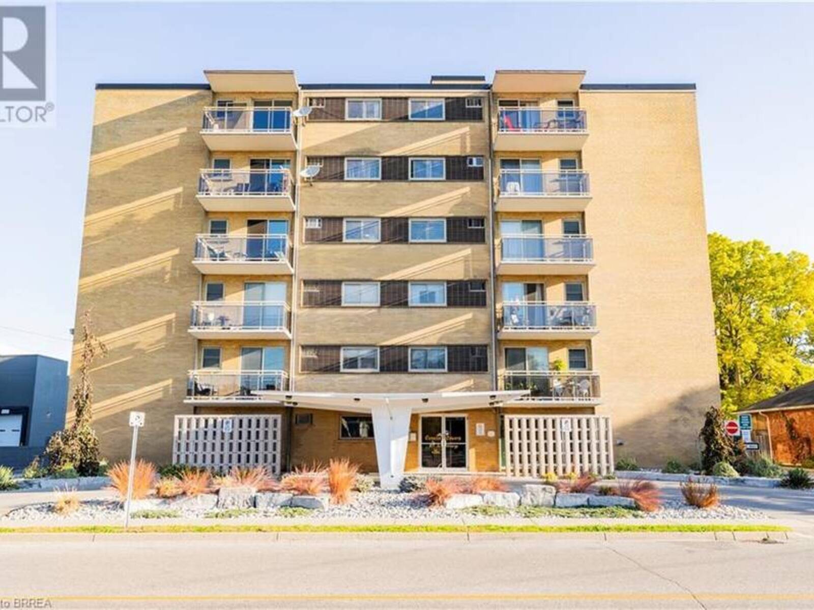 87 ST GEORGE Street Unit# 407, Brantford, Ontario N3R 1V5