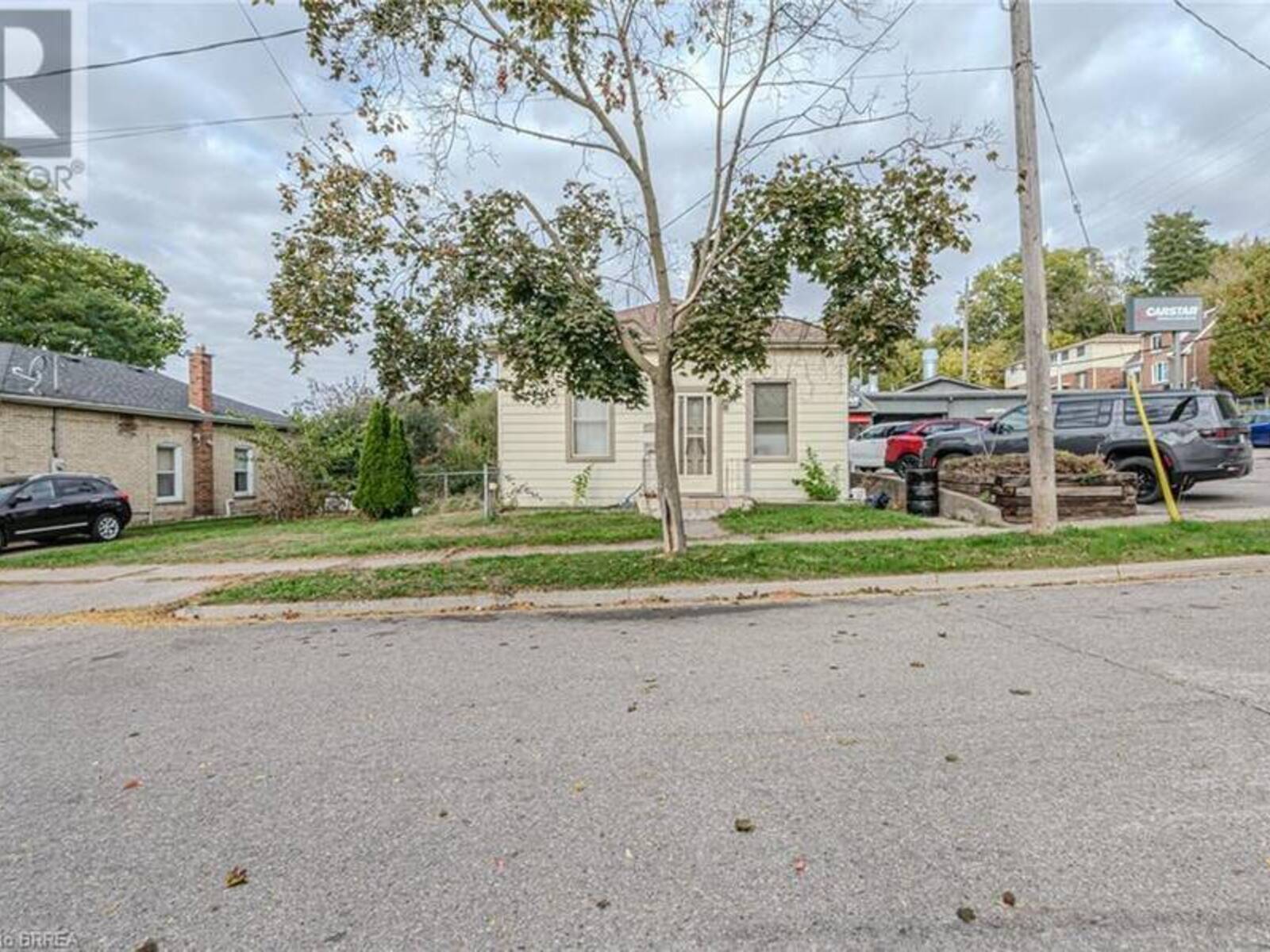 12 ANN Street, Brantford, Ontario N3R 3X8