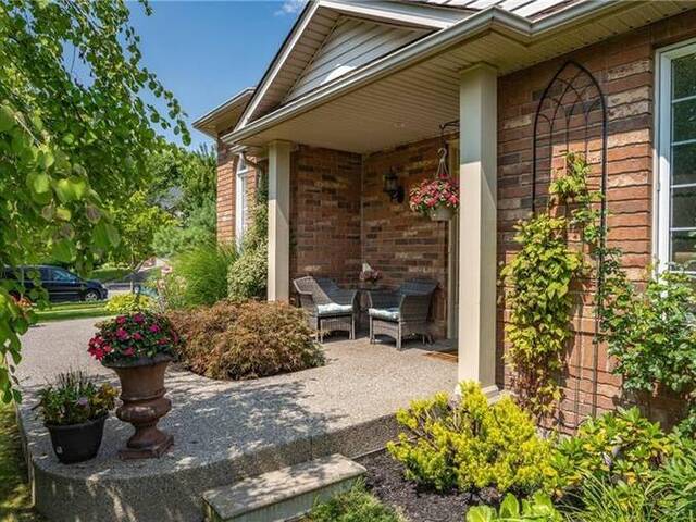 137 THOROUGHBRED Boulevard Ancaster Ontario, L9K 1N2