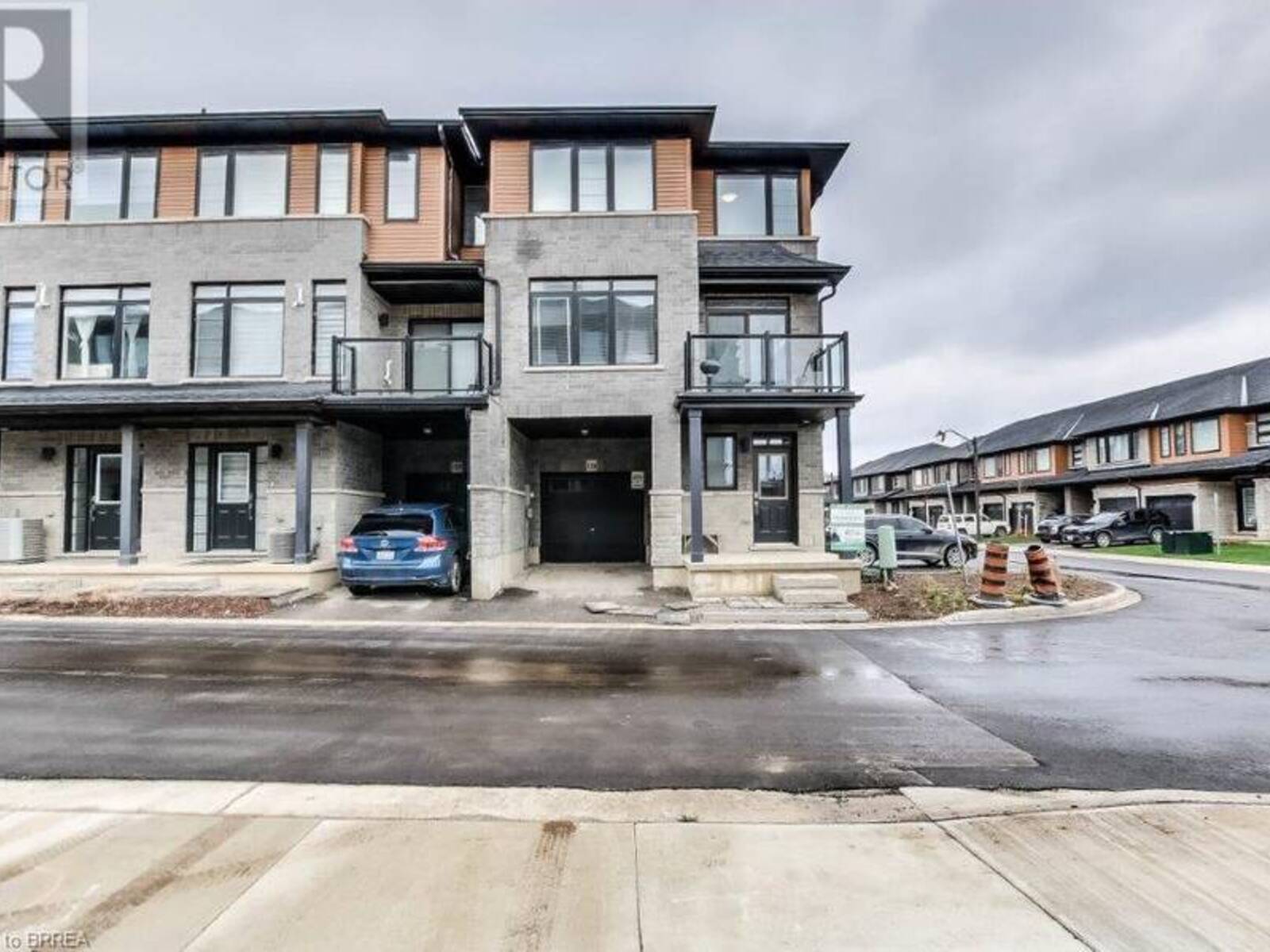 461 BLACKBURN Drive Unit# 110, Brantford, Ontario N3T 0W9