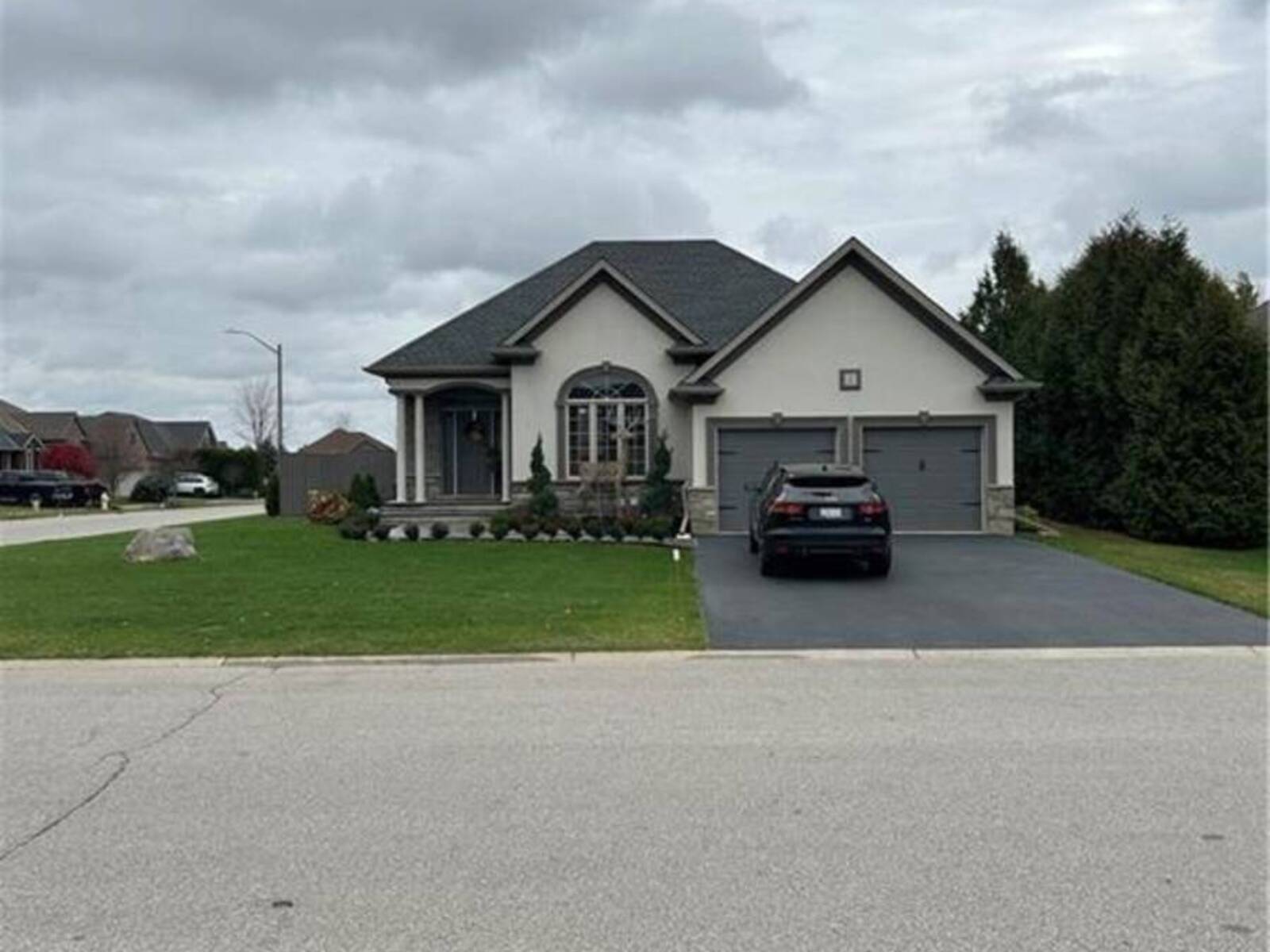 2 KIM Lane, Waterford, Ontario N0E 1Y0