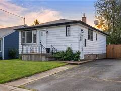 76 GLADSTONE Avenue Brantford Ontario, N3S 1P3