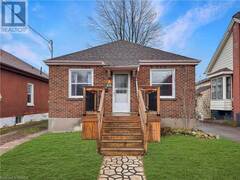 30 SALISBURY Avenue Brantford Ontario, N3S 1M7