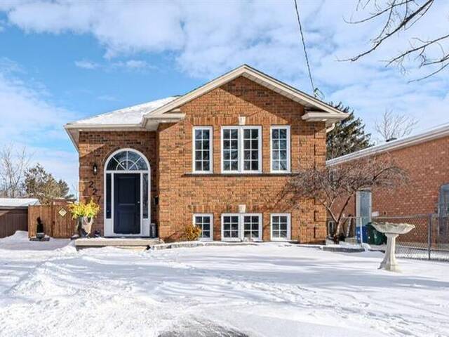 227 CHARING CROSS Street Brantford Ontario, N3R 2J7 - 4 Bedrooms Home For Sale