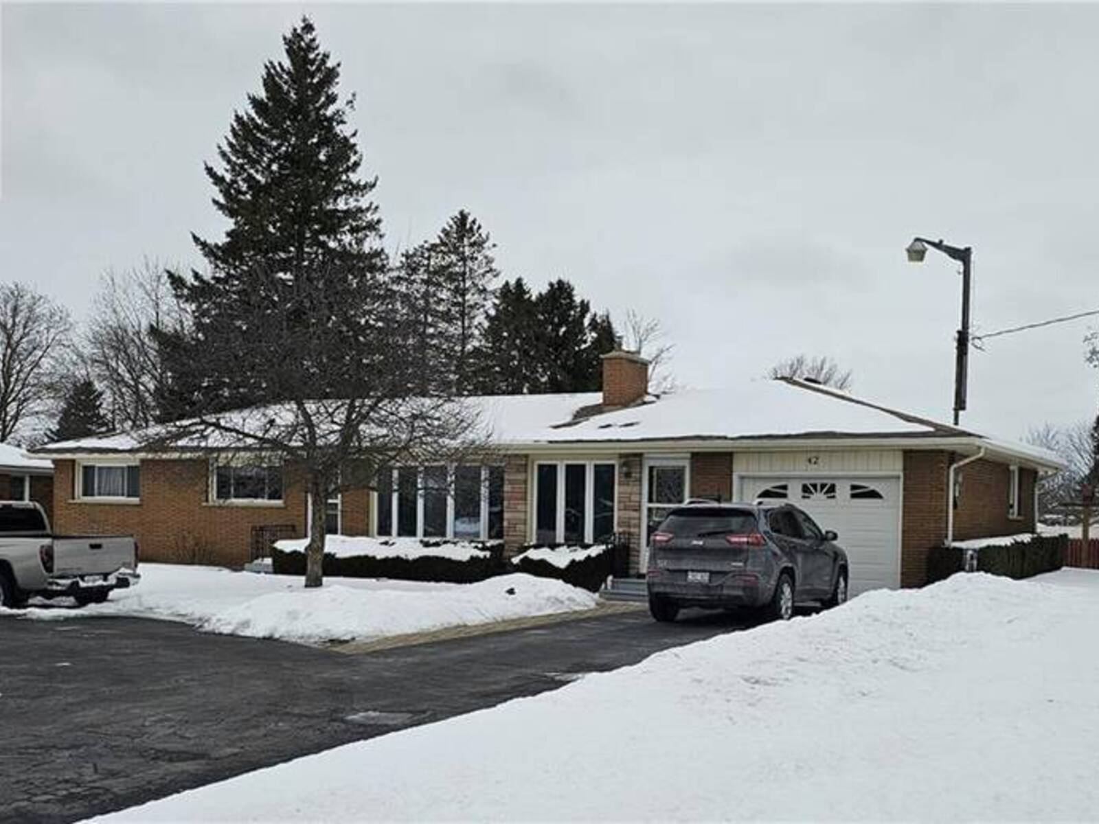 42 KING Street, Brant, Ontario N0E 1A0