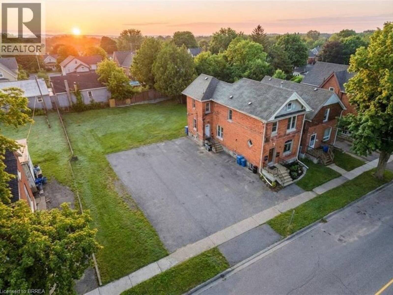 169 DARLING Street, Brantford, Ontario N3S 3W5