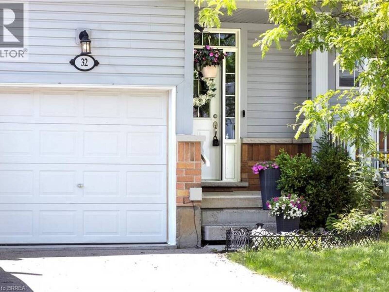 21 DIANA Avenue Unit# 32, Brantford, Ontario N3T 0G7