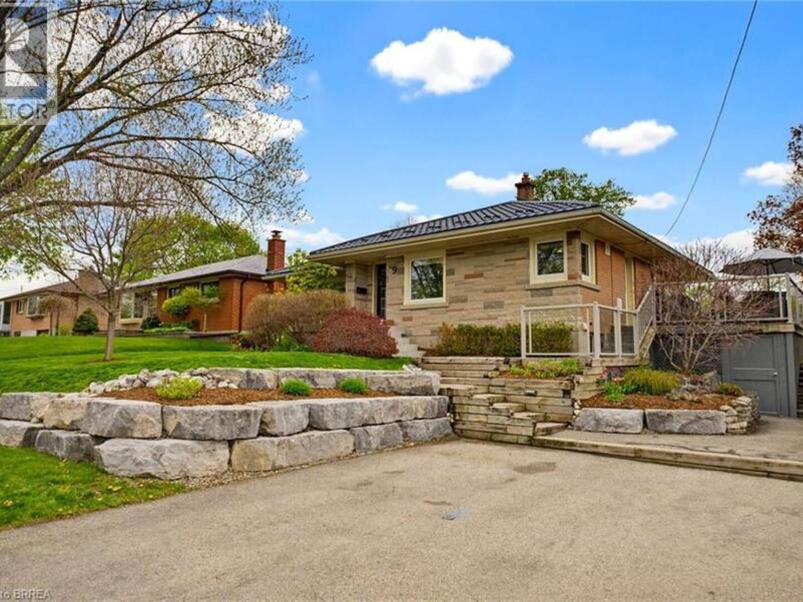 9 ELIZABETH Street, Brant, Ontario N0E 1N0