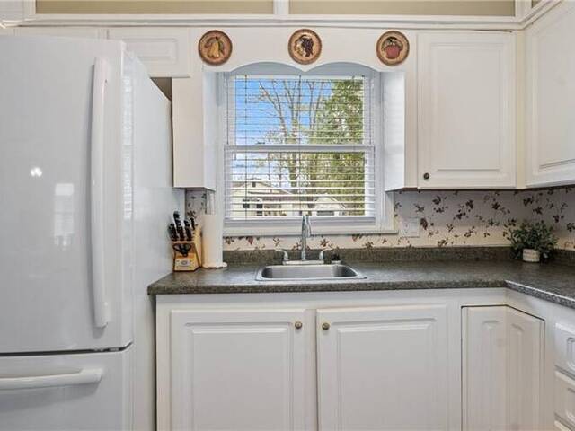 303 CEDAR Drive Turkey Point Ontario, N0E 1T0 - 2 Bedrooms Home For Sale
