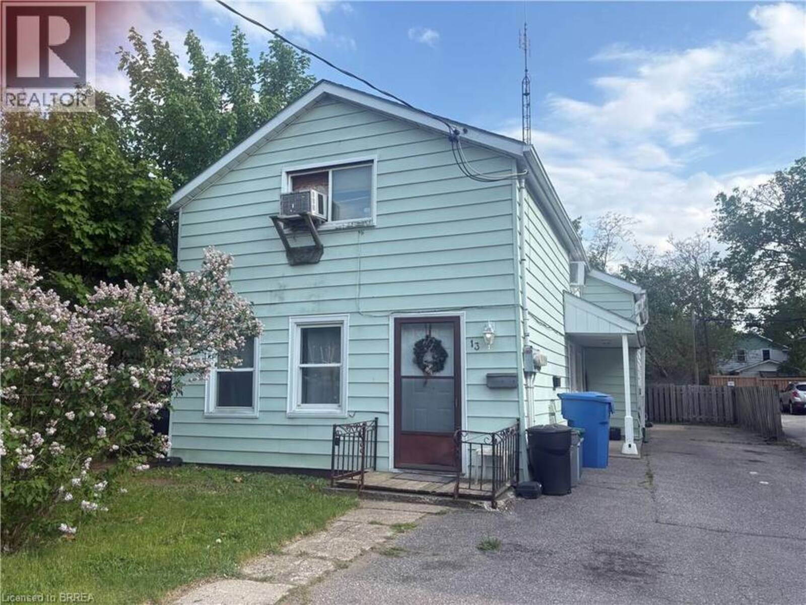 13 SHERIDAN Street, Brantford, Ontario N3T 2P7