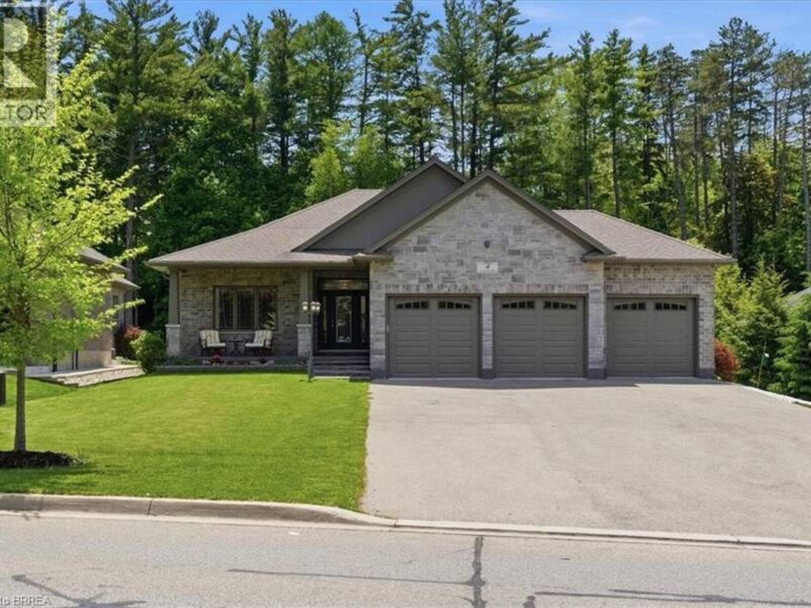 4 LYNNDALE Road, Simcoe, Ontario N3Y 0E2