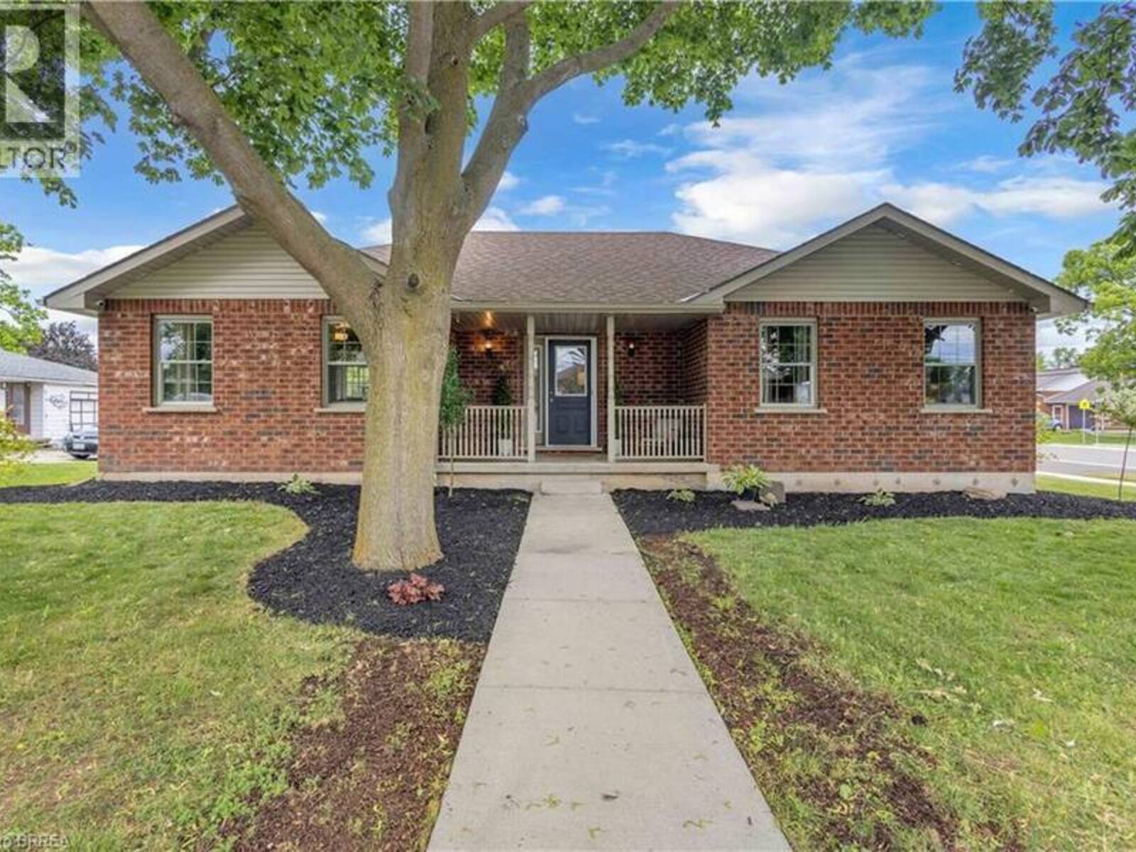 5 WALPOLE Drive, Jarvis, Ontario N0A 1J0