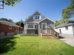 32 ELMWOOD Avenue Brantford Ontario, N3R 2J8