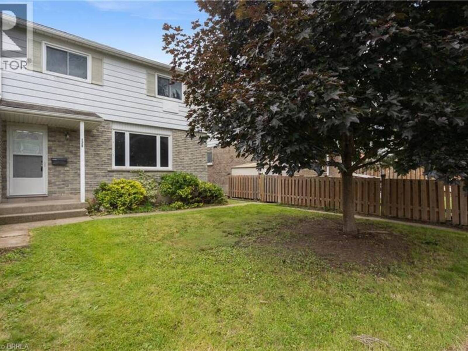 18 OAKHILL Drive Unit# 12B, Brantford, Ontario N3T 0J2