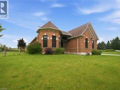 5 FALKLAND Road Falkland Ontario, N0J 1V0