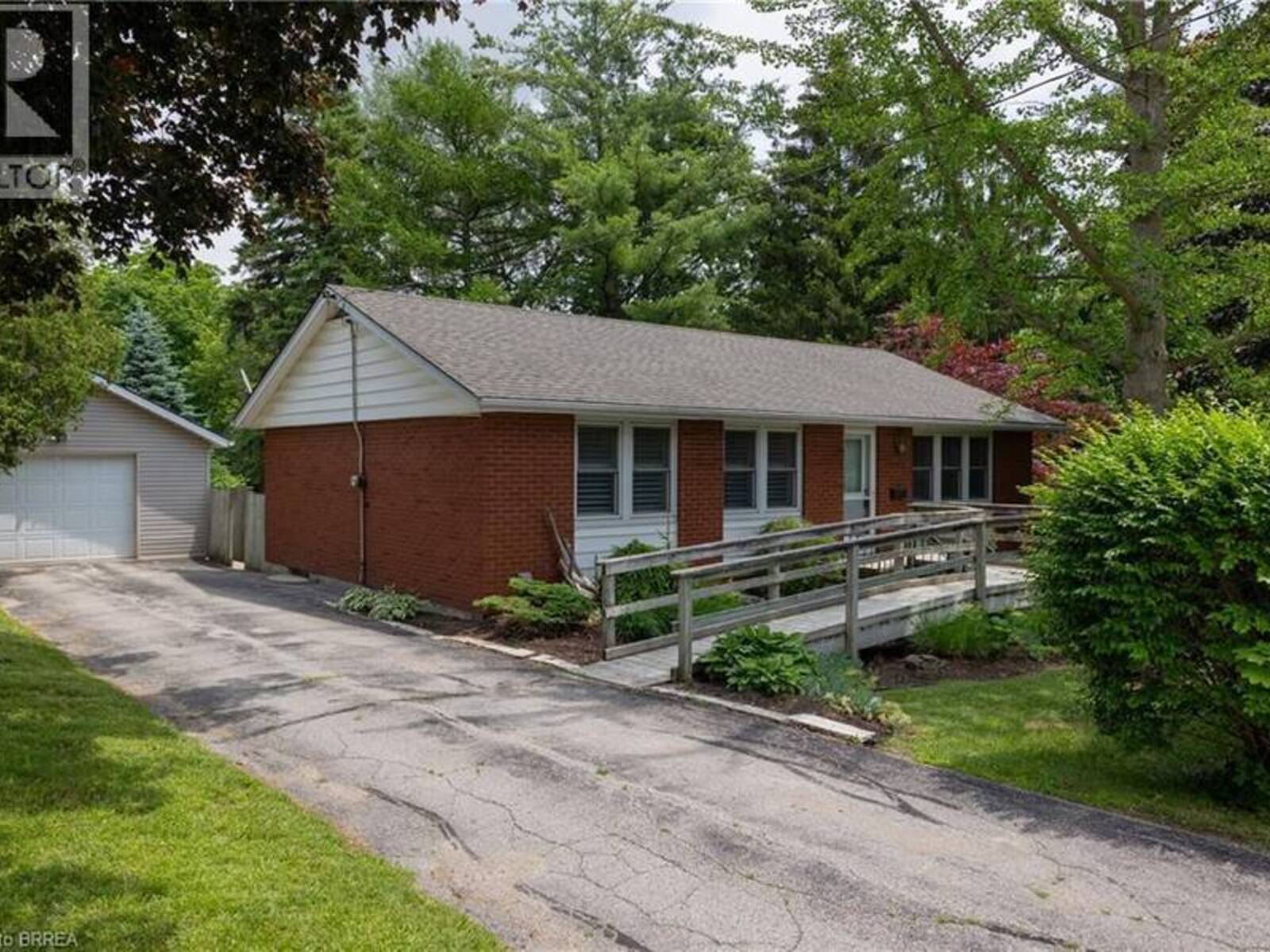 156 MUTUAL Street N, Ingersoll, Ontario N5C 2A3