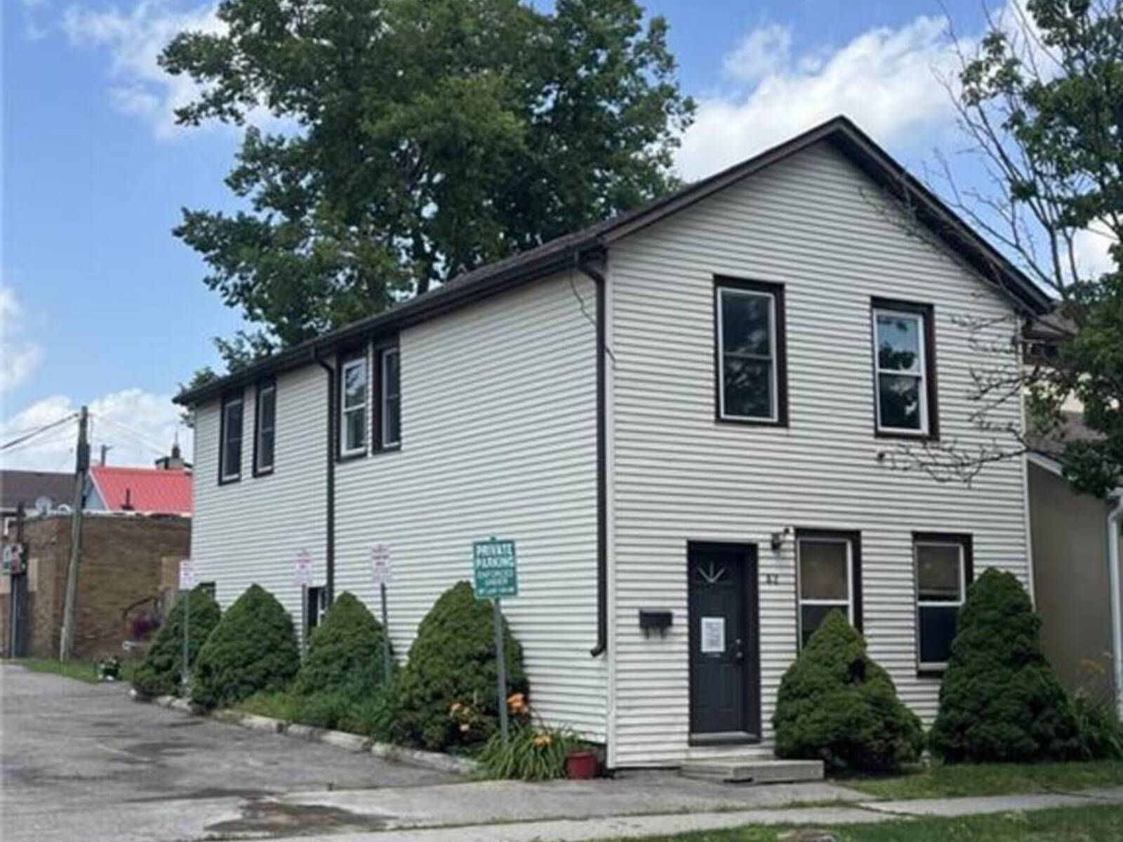 42 CHATHAM Street, Brantford, Ontario N3T 2N6