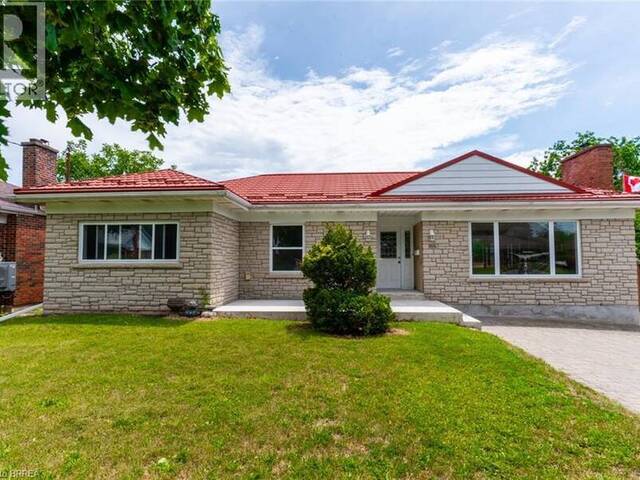 107 QUEENSWAY Drive Brantford Ontario, N3R 4X1 - 4 Bedrooms Home For Sale