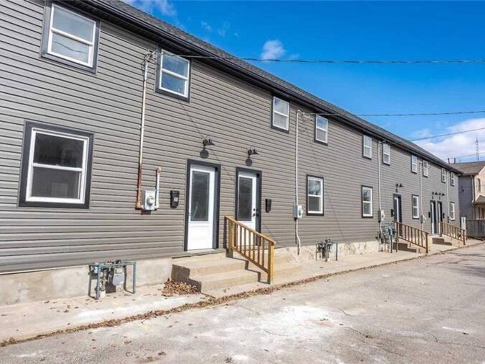 55 WINNIETT Street, Brantford, Ontario N3T 1M6