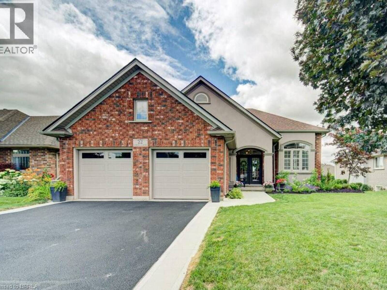 22 LONG Lane, Paris, Ontario N3L 4E9