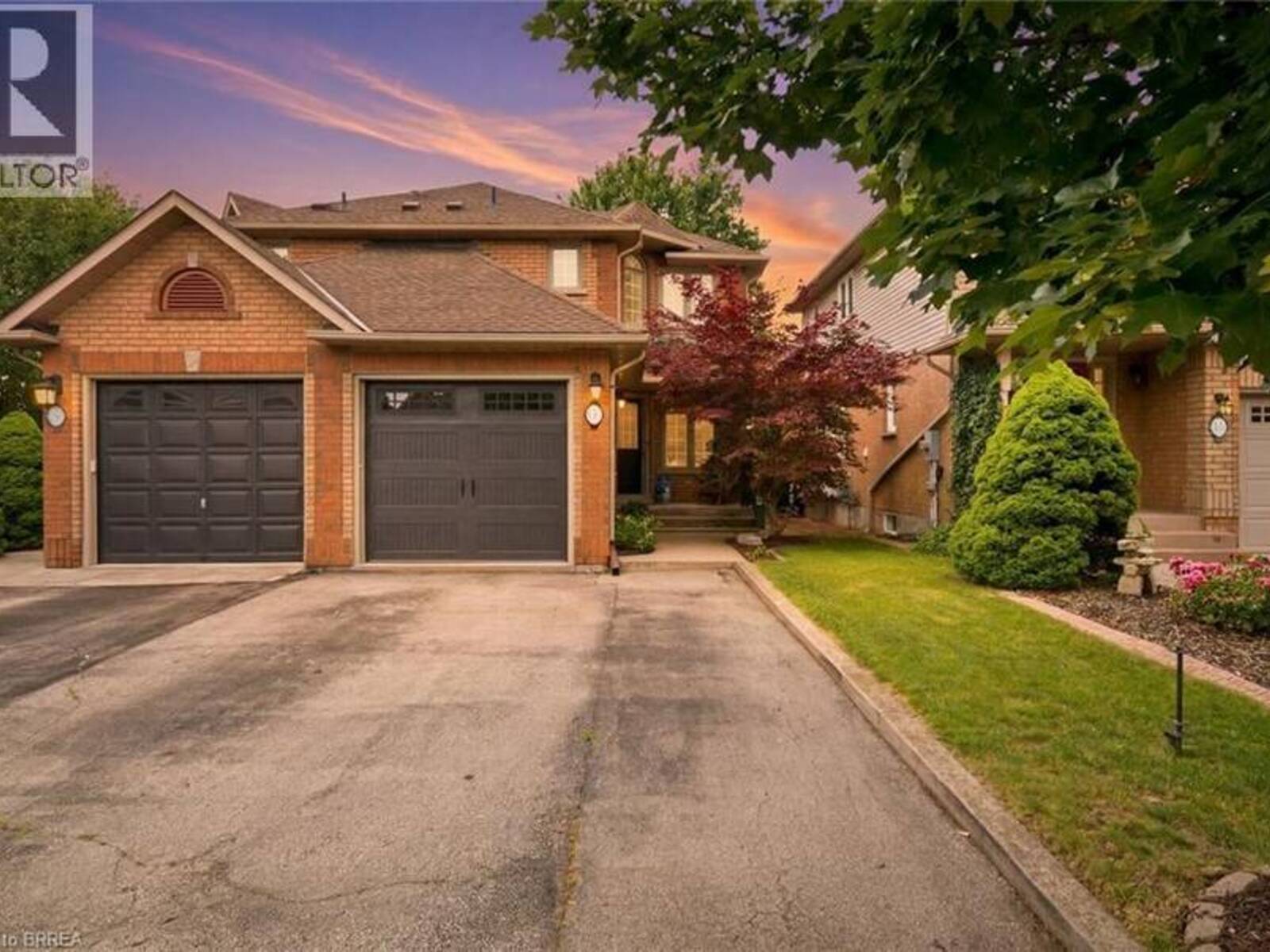 137 CHUDLEIGH Street, Waterdown, Ontario L8B 0J4