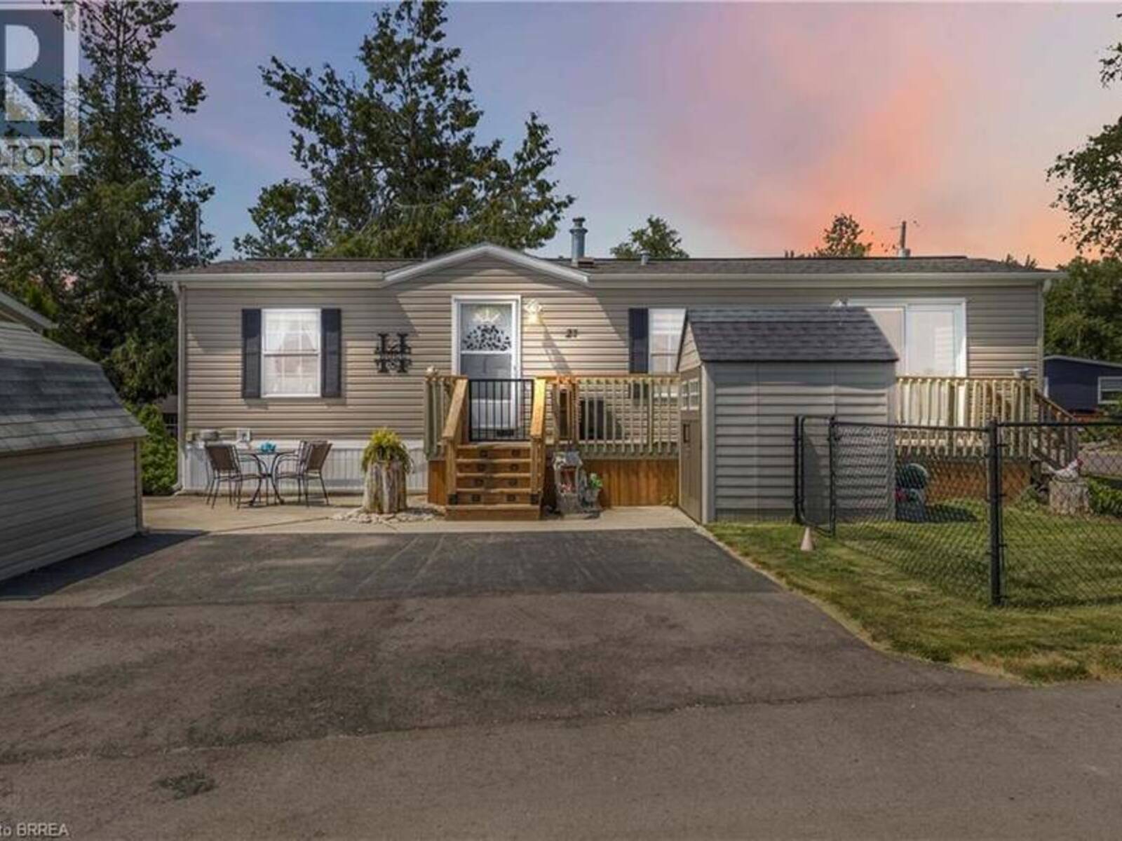 27 ELM Street, Guelph, Ontario N1H 6H9