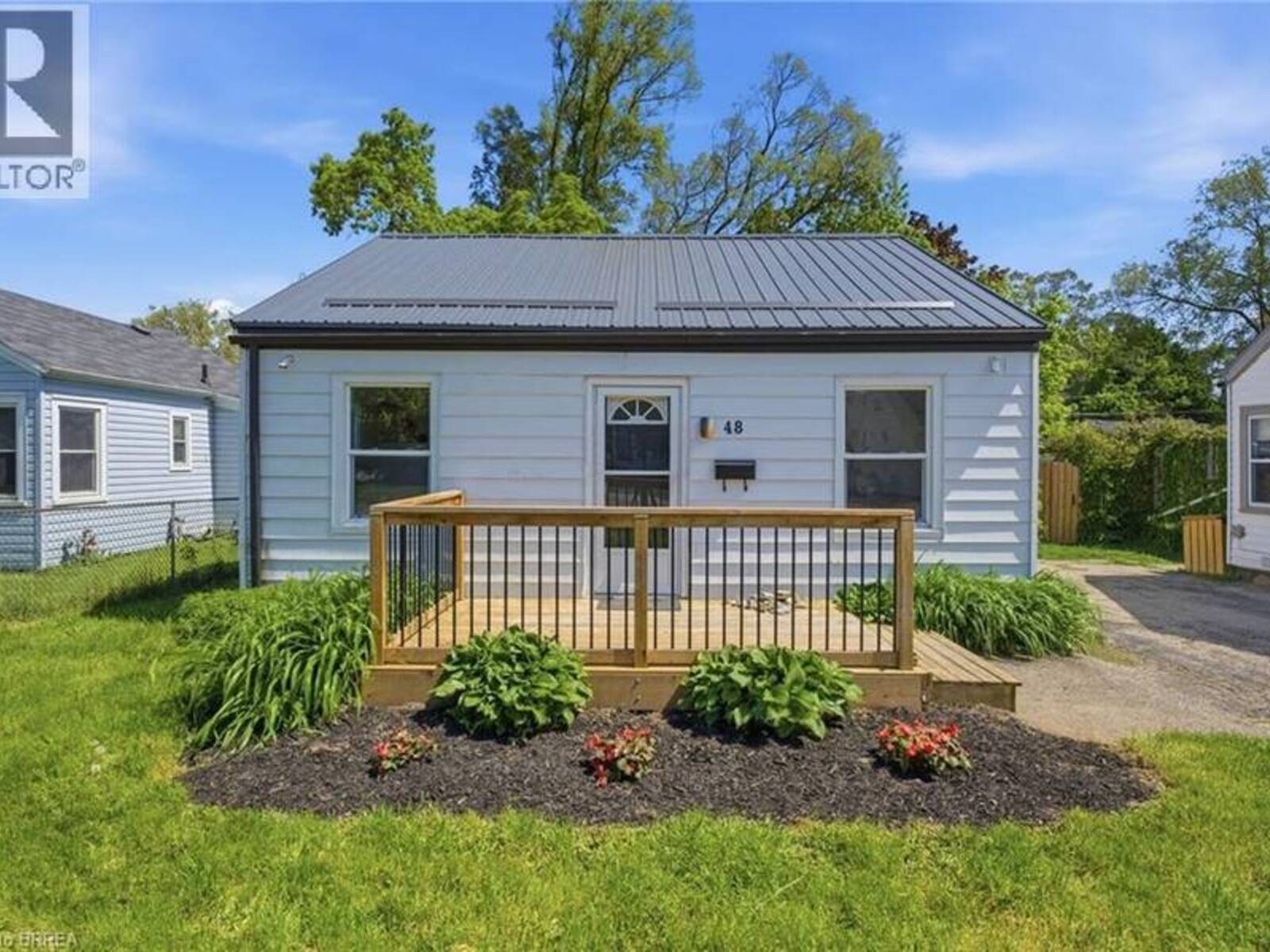 48 SEVENTH Avenue, Brantford, Ontario N3S 1B4