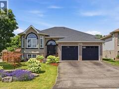 2 DUNTON Lane Paris Ontario, N3L 4E2