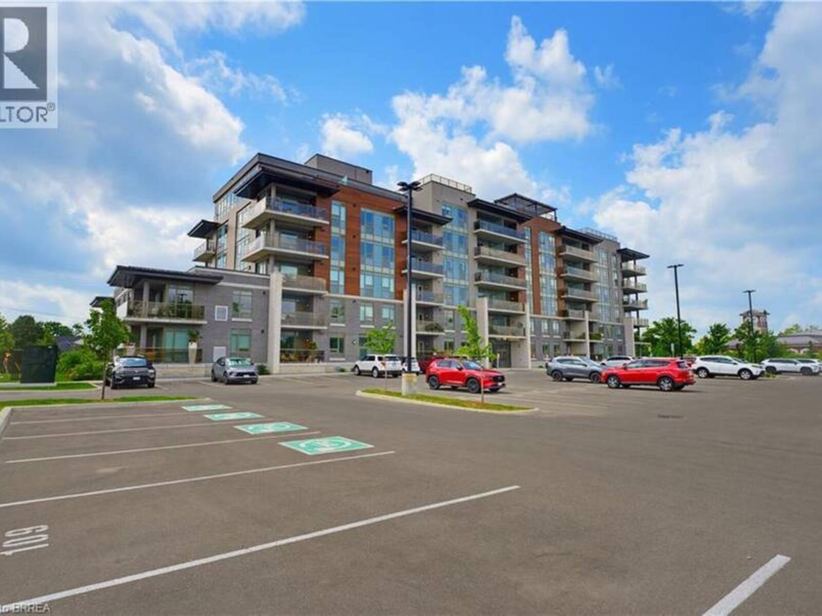 34 NORMAN Street Unit# 211, Brantford, Ontario N3R 2Y1