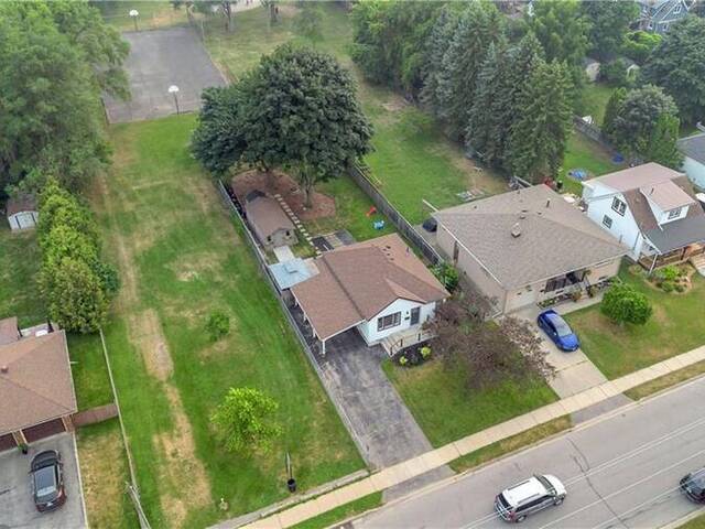 76 WOOD Street Brantford Ontario, N3R 2L2 - 3 Bedrooms Home For Sale