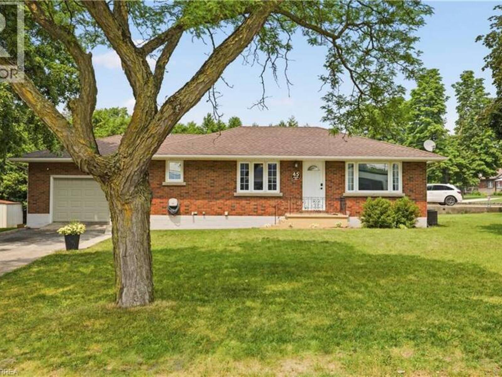 45 ARGYLE Avenue, Delhi, Ontario N4B 1J4