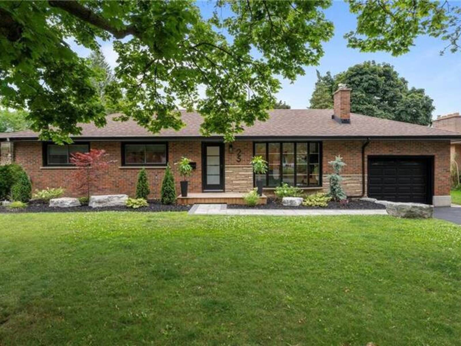 25 SENECA Crescent, Brantford, Ontario N3R 1K3