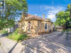17 SCARFE Avenue Brantford Ontario, N3T 3P6