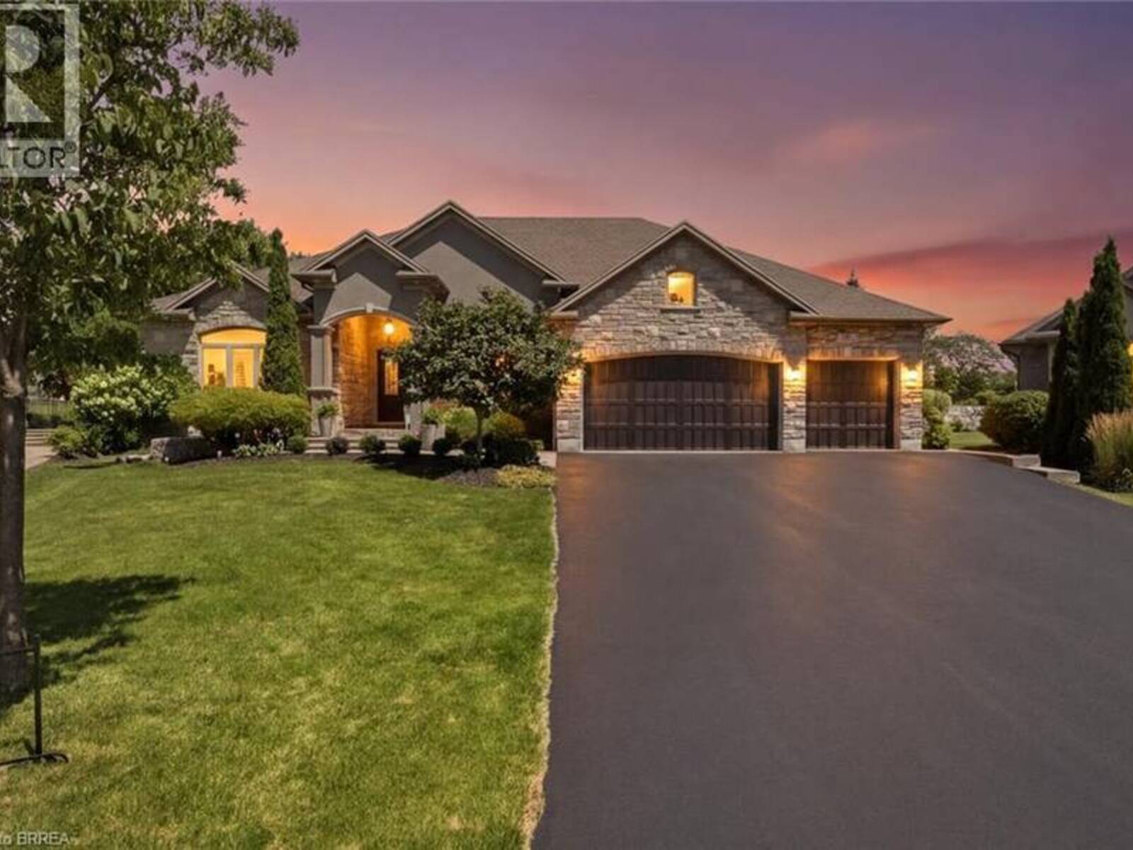 14 ELLINGTON Place, Brantford, Ontario N3T 0H5