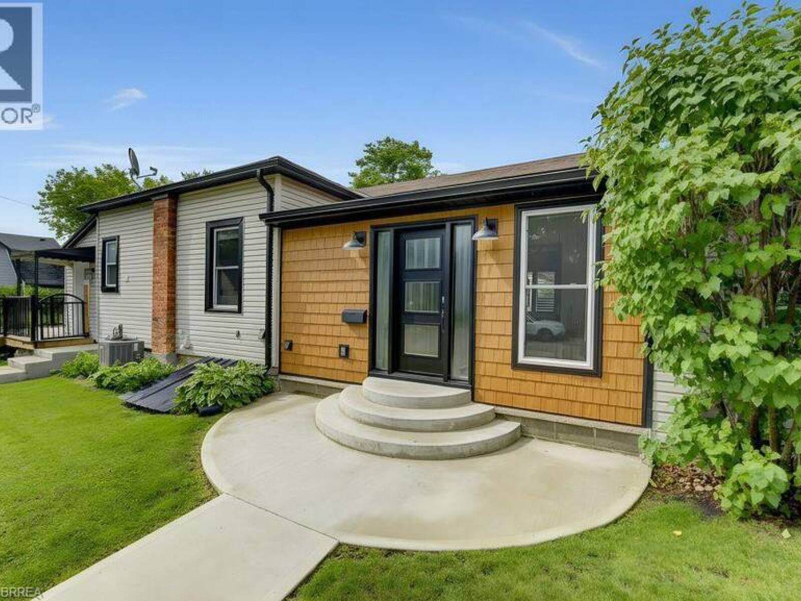 17 AMELIA Street, Paris, Ontario N3L 1Z4