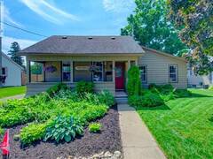4 WELLINGTON Street Paris Ontario, N3L 1S4