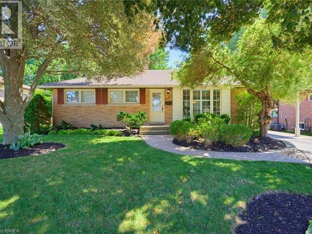 35 VARADI Avenue Brantford Ontario, N3R 3N2 - 4 Bedrooms Home For Sale