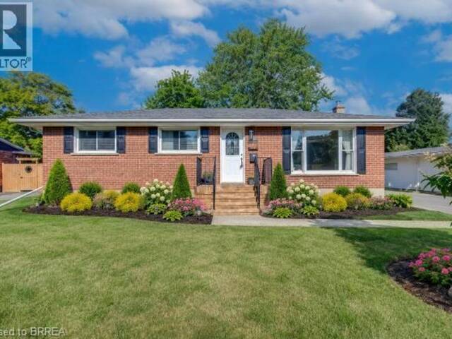 62 FORSYTHE Avenue Brantford Ontario, N3R 3L7 - 4 Bedrooms Home For Sale