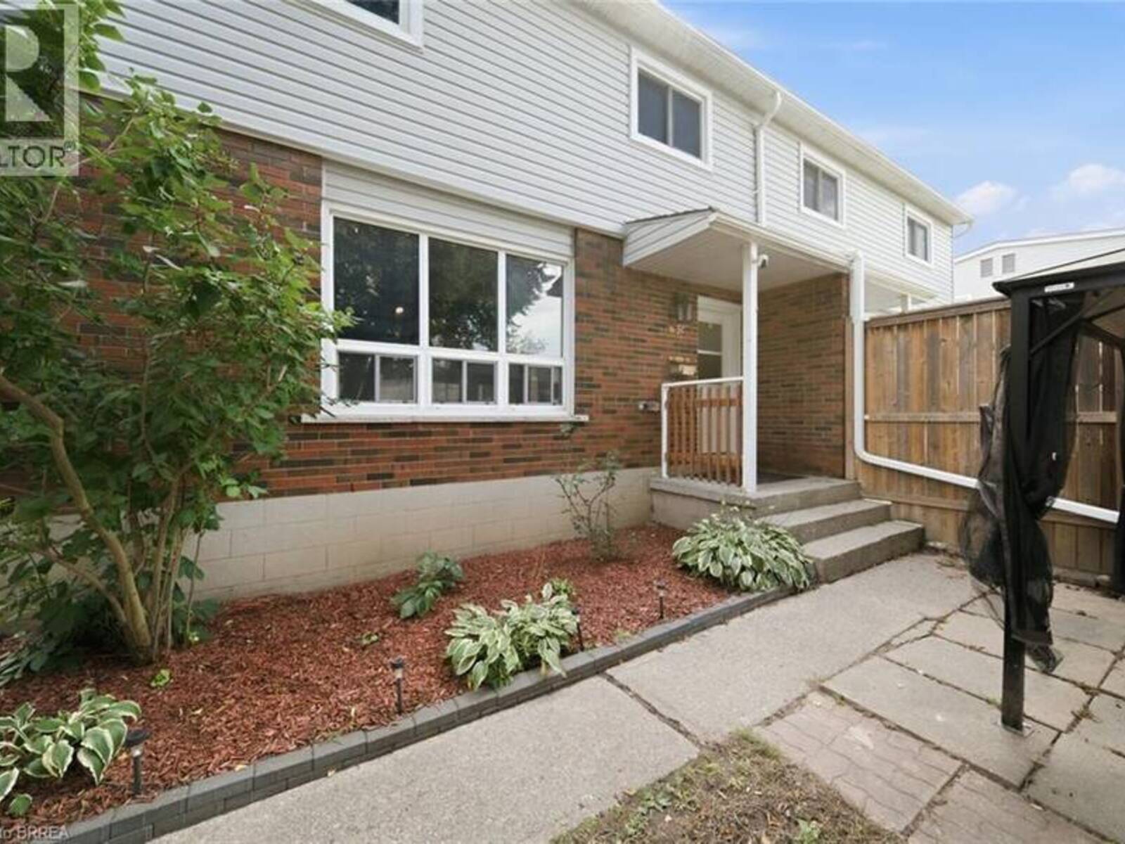 63 METCALFE Crescent Unit# C, Brantford, Ontario N3R 2L7
