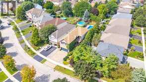 40 PREMIER Road | Waterdown Ontario | Slide Image Eight