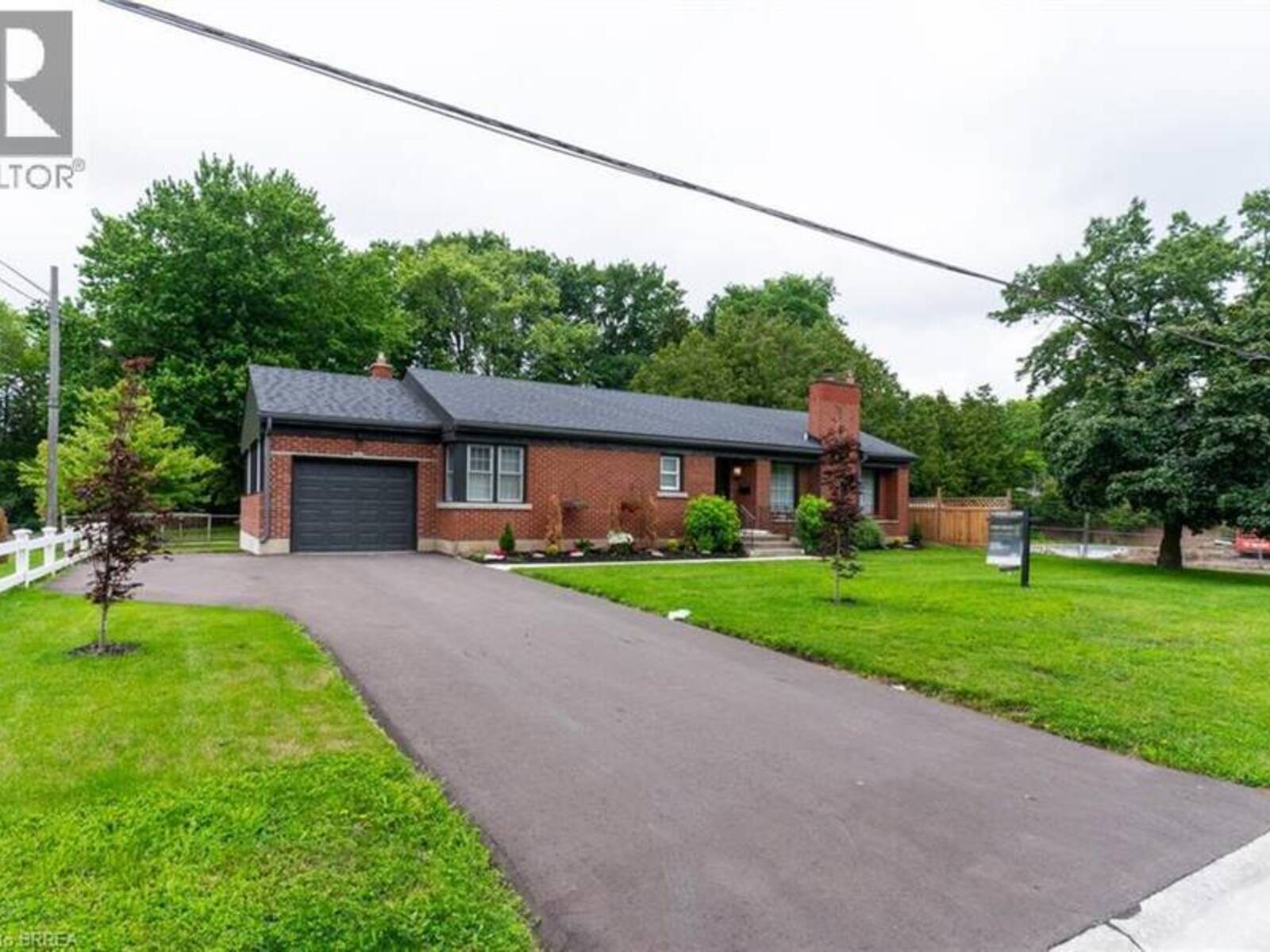 30 PROCTOR Avenue, Brantford, Ontario N3S 3E7
