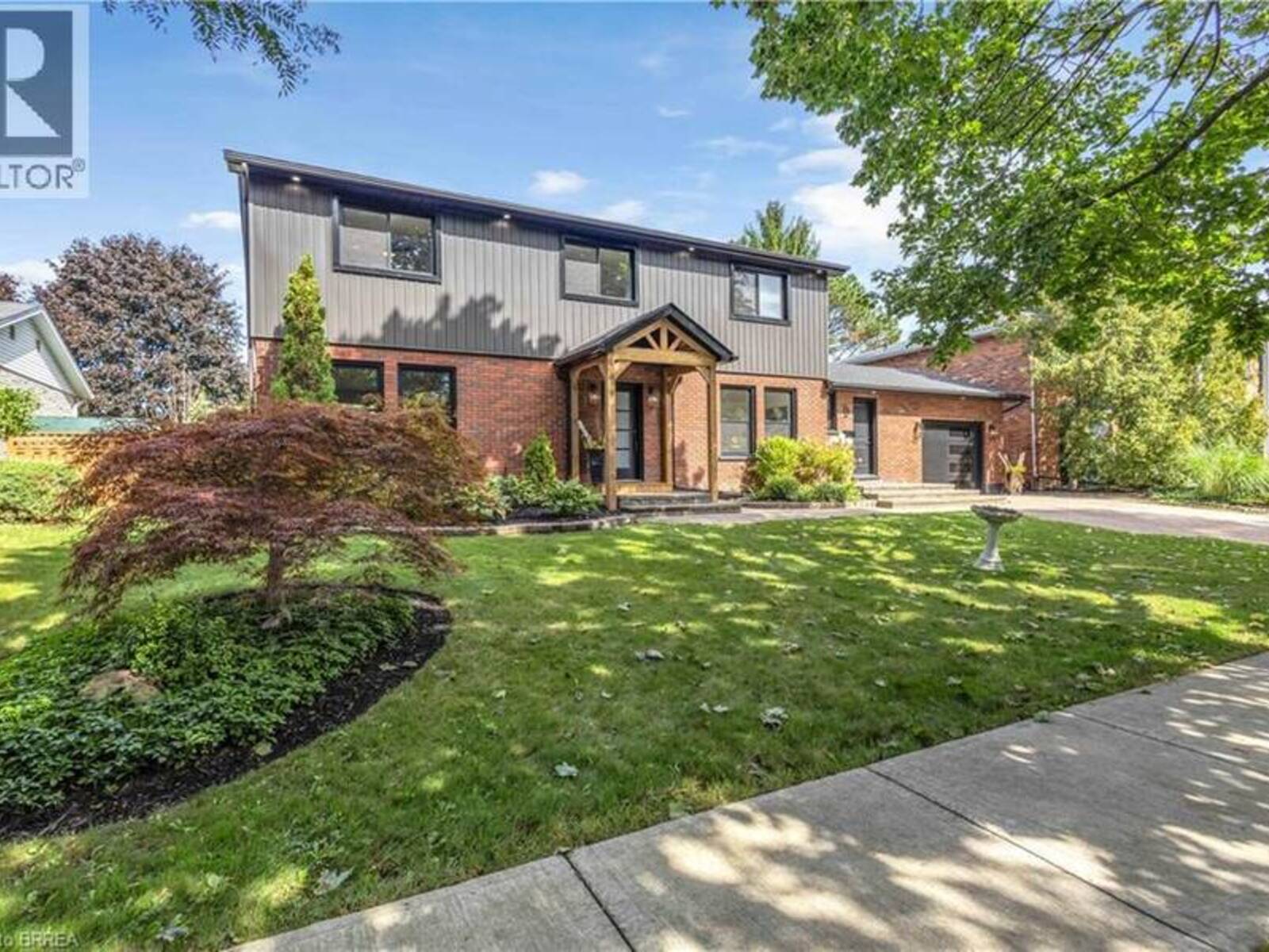 9 ROLLINGWOOD Crescent, Brantford, Ontario N3R 5Z7