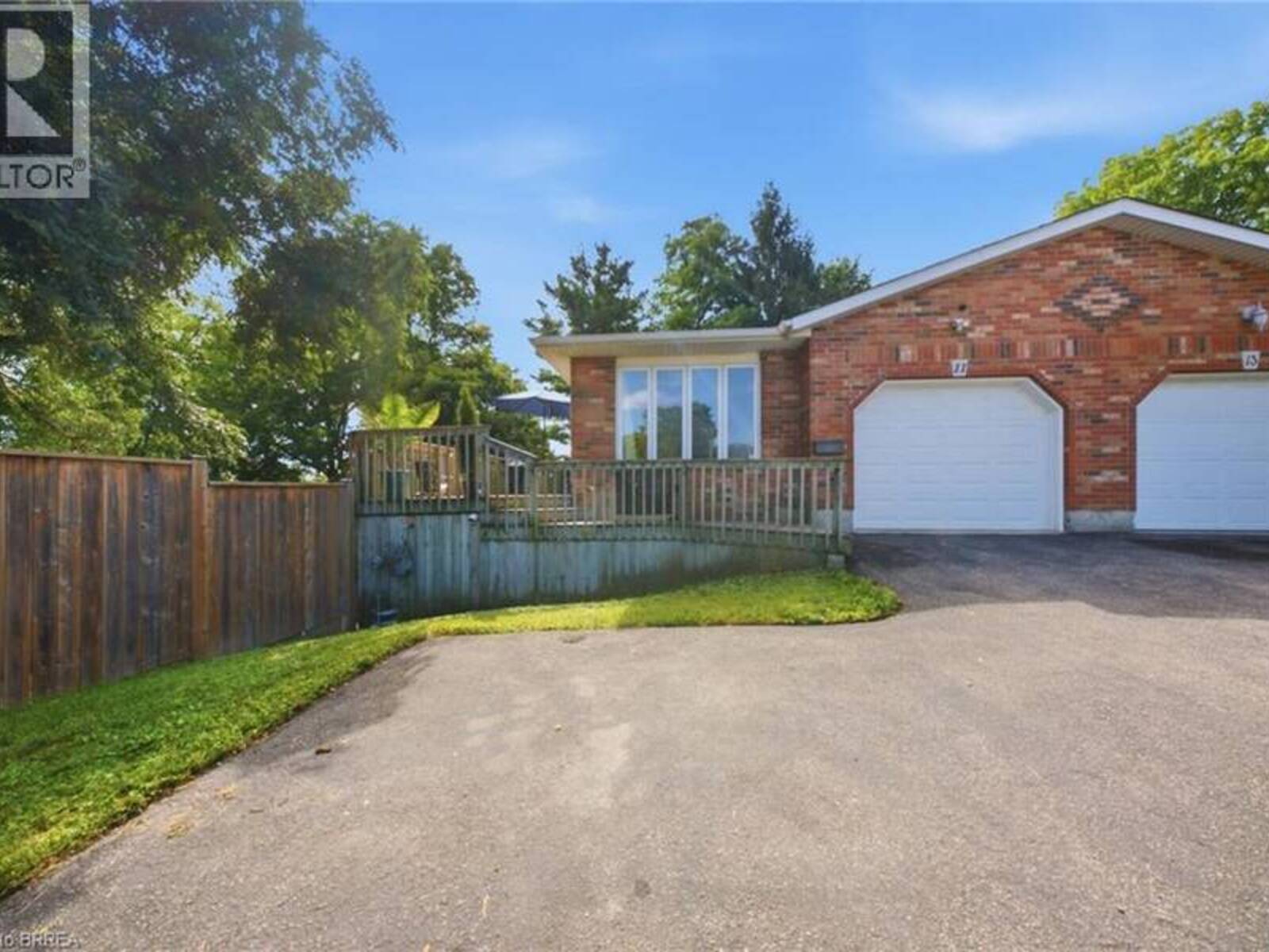 11 DUNDAS Street W, Paris, Ontario N3L 1E9