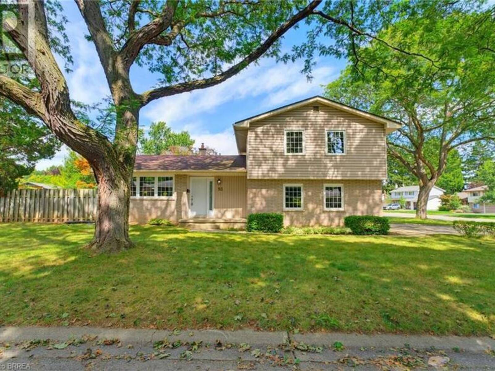 93 PUSEY Boulevard, Brantford, Ontario N3R 2S4