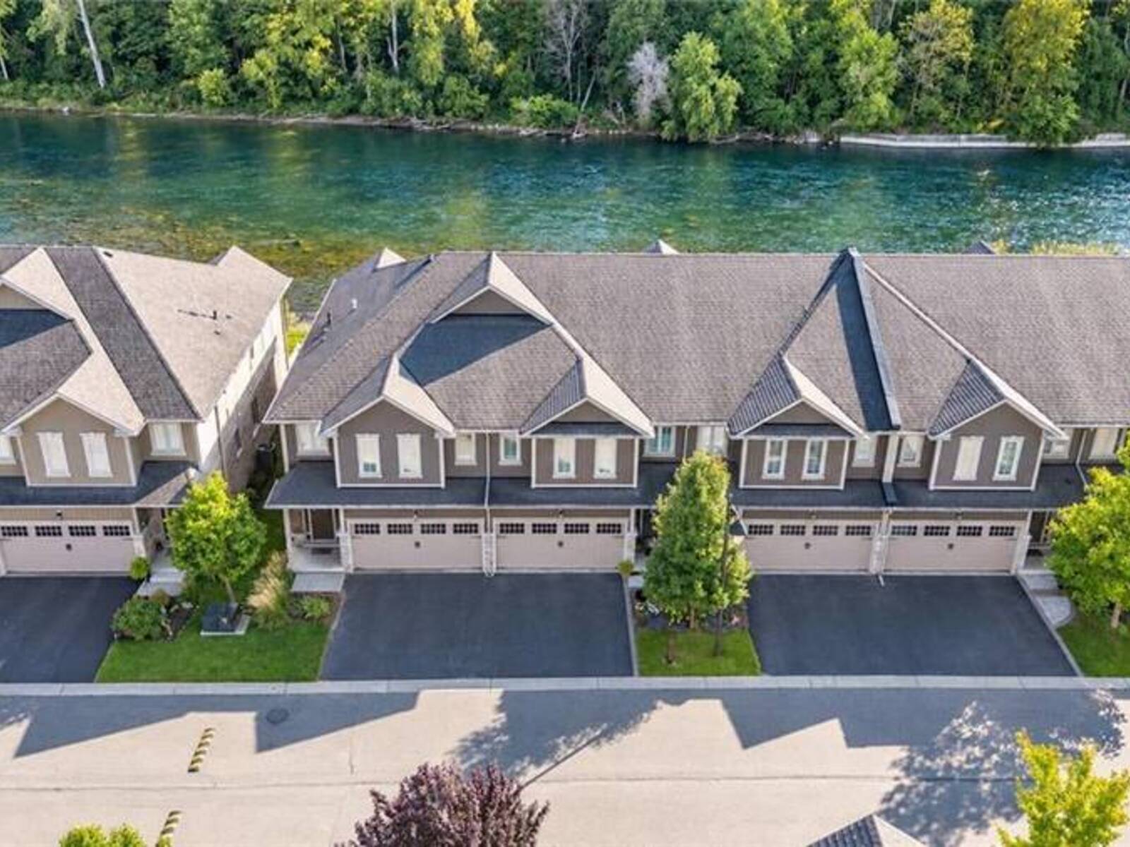 80 WILLOW Street Unit# 11, Paris, Ontario N3L 2K6
