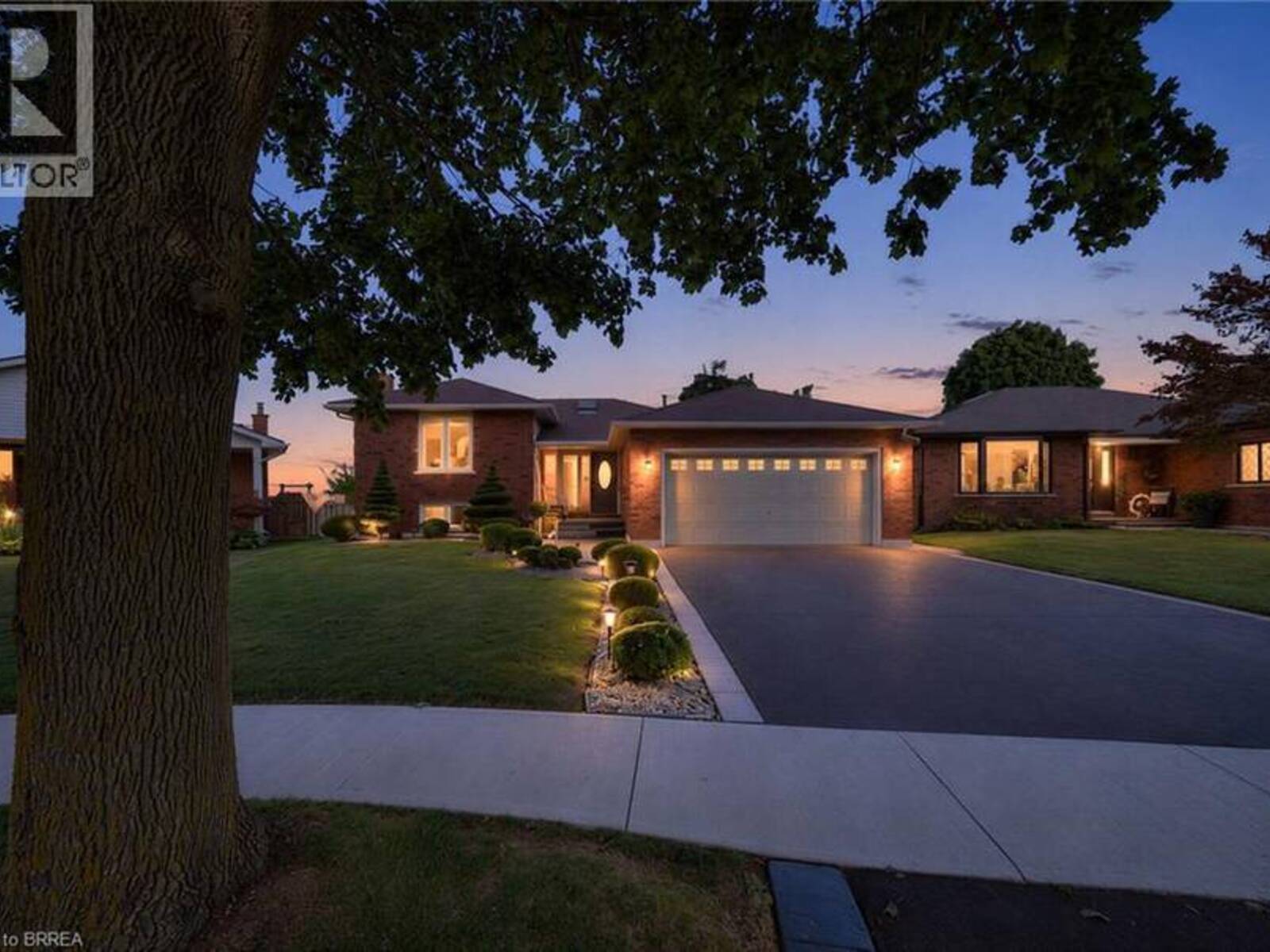 15 FOX Run, Brantford, Ontario N3R 7P9