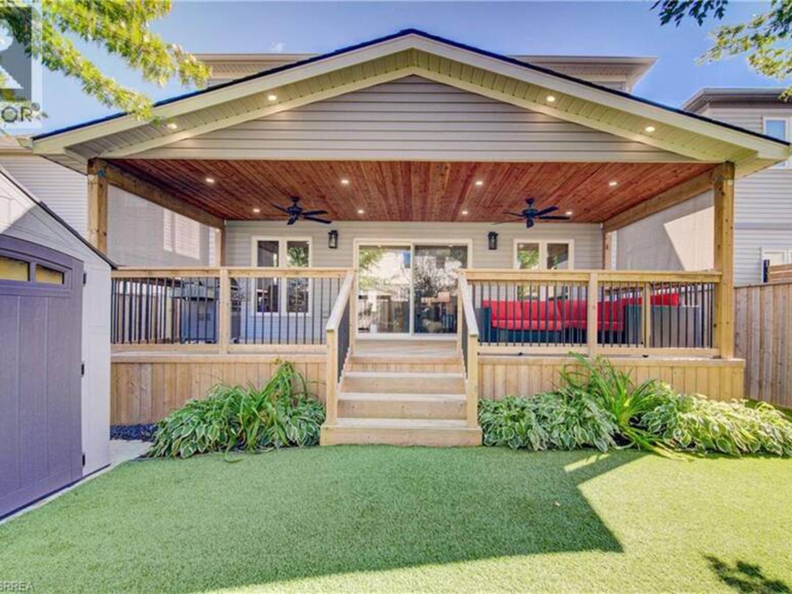 11 OLDHAM Drive, Paris, Ontario N3L 3E2