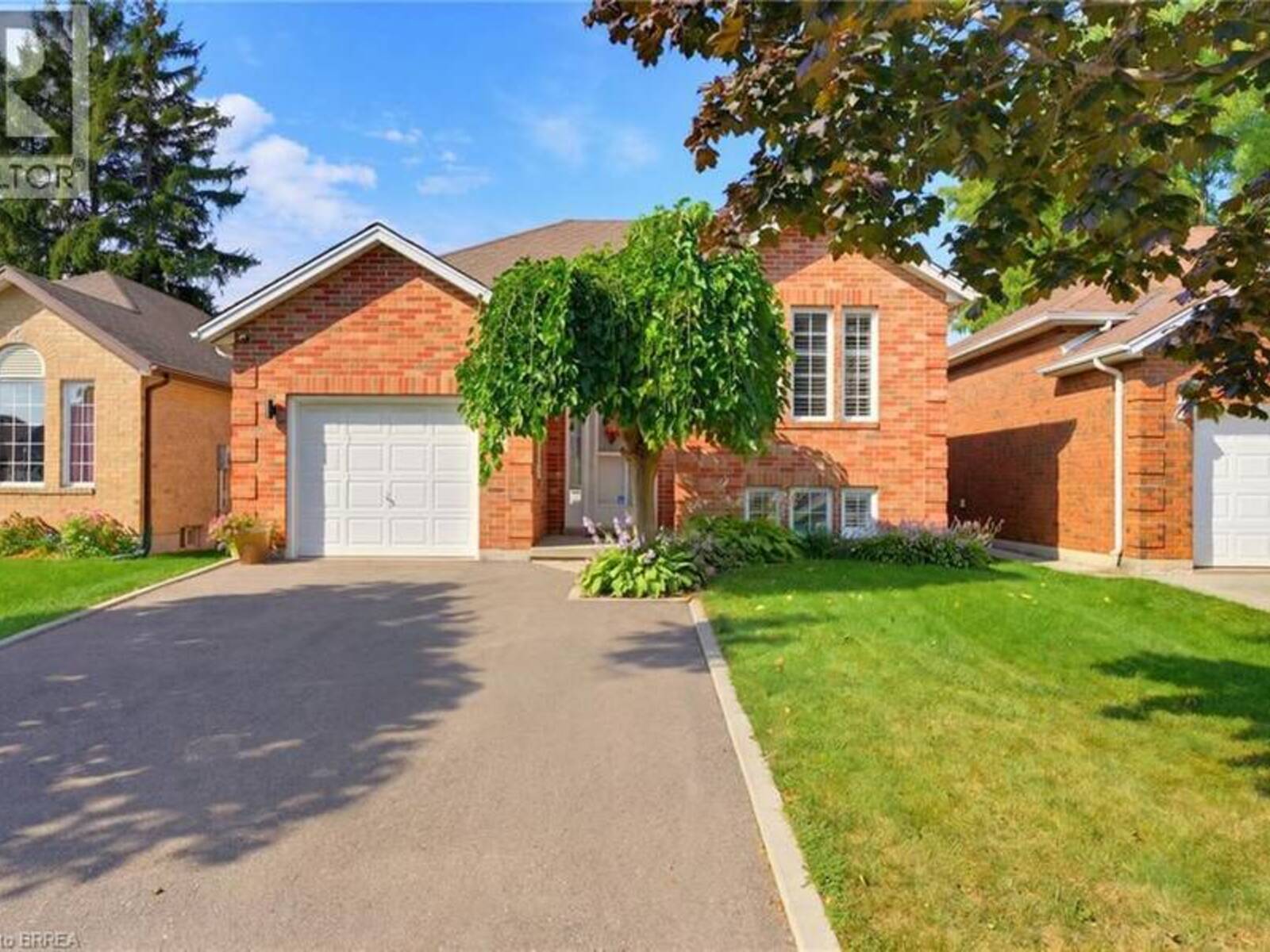 10 NOBLE Court, Brantford, Ontario N3R 7Y5