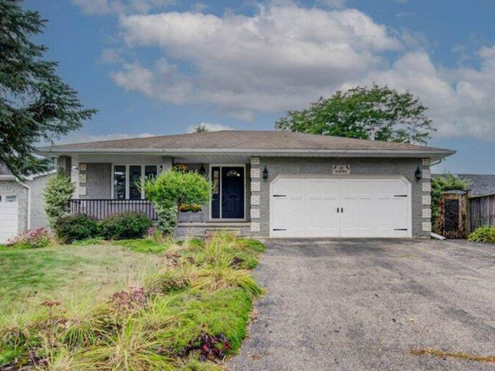 27 OLIVETREE Road, Brantford, Ontario N3R 5E9