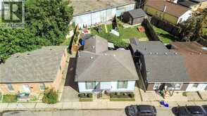 7 HALLS Avenue | Brantford Ontario | Slide Image Thirty-one